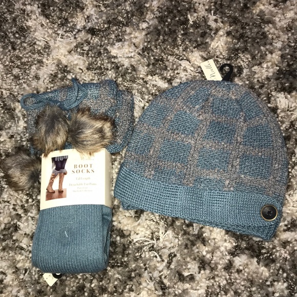 Simply Noelle Other - NWT: Simply Noelle Boot Socks and Toboggan
